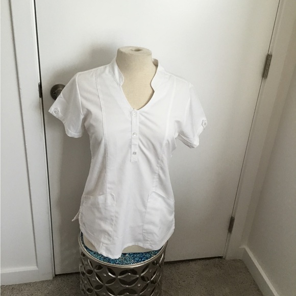 NRG By Barco White Scrub Top Size Small $ 25 - Picture 2 of 9